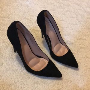 Lolashoetique pump size 7
